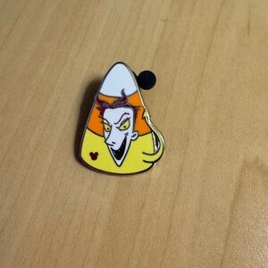 Disney Pins - Nightmare Before Christmas Lock Candy Corn Halloween Series 2010